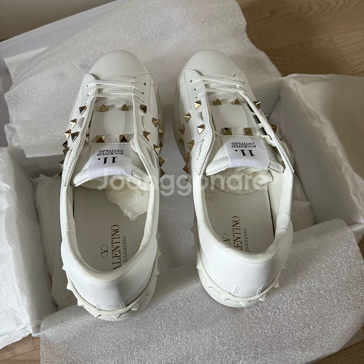 발렌티노 락스터드 스니커즈 42사이즈--4