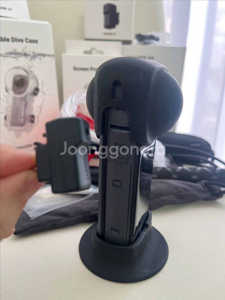 인스타360 X4 판매합니다--3