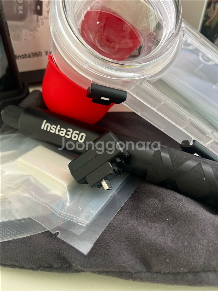 인스타360 X4 판매합니다--6