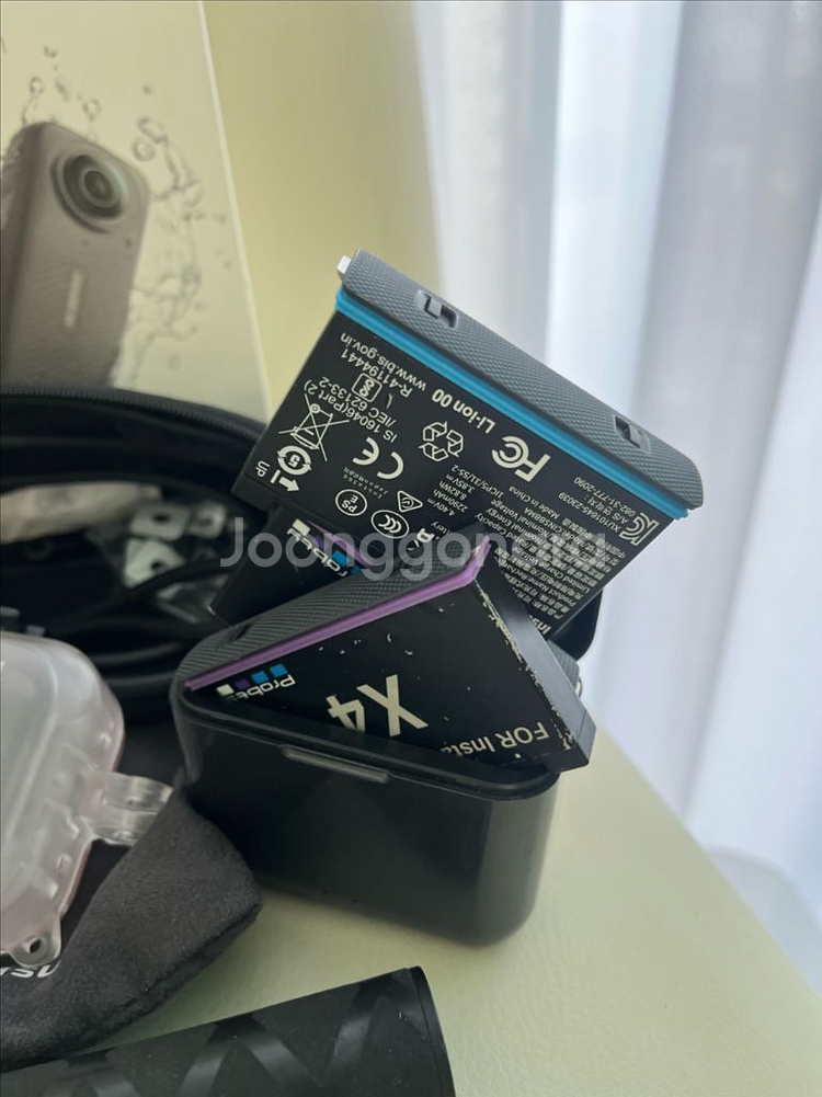 인스타360 X4 판매합니다--9