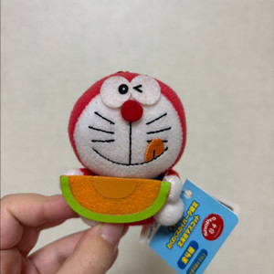 고전 빨간도라에몽 인형