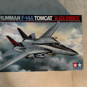 타미야 F-14A 톰캣 블랙나이츠 팝니다