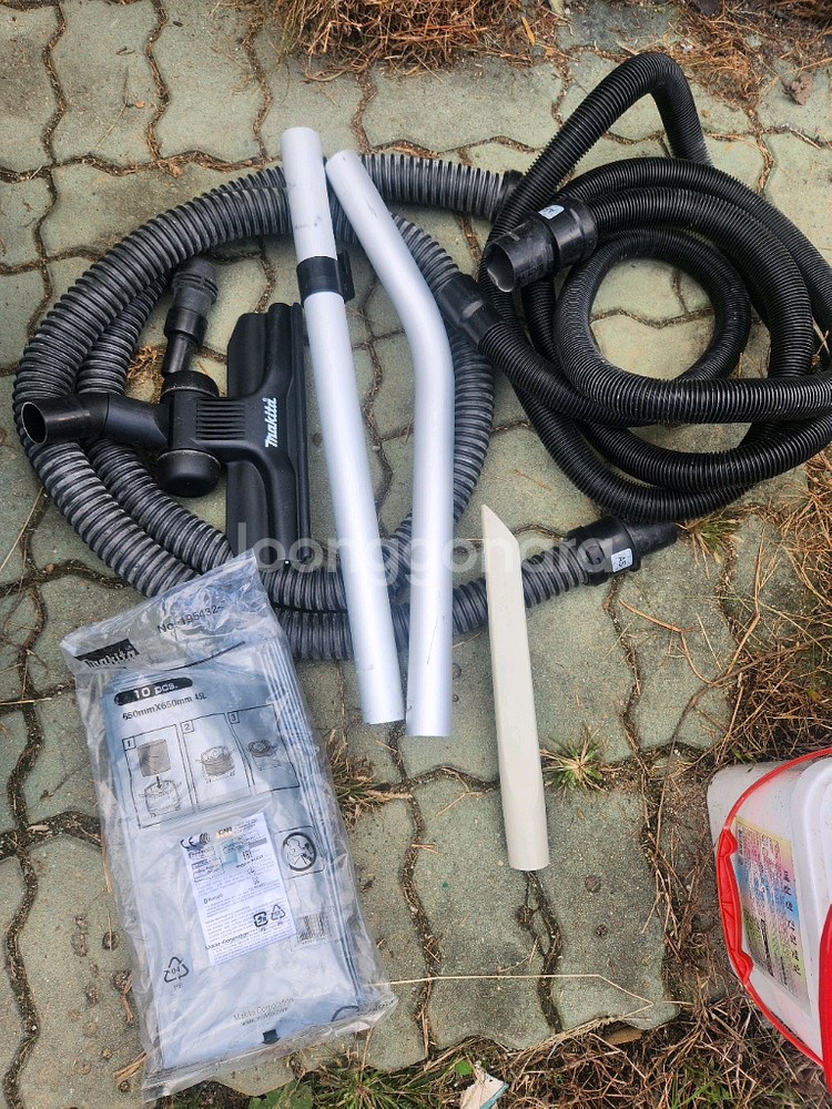 마끼다 36v 충전집진기 DVC157L 본체 팝니다--2