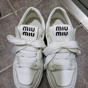 미우* 스니커즈 235 새상품급