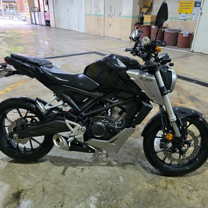 19년식 혼다 cb125r 28xxkm 명의이전 가능