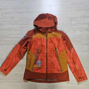 밀레 고어텍스 여성용 바람막이 새제품