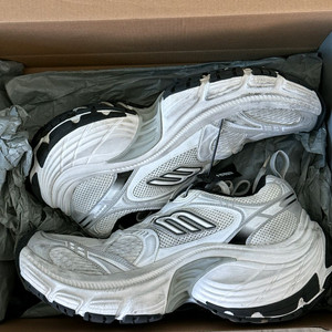 발렌시아가 10xl 41 화이트