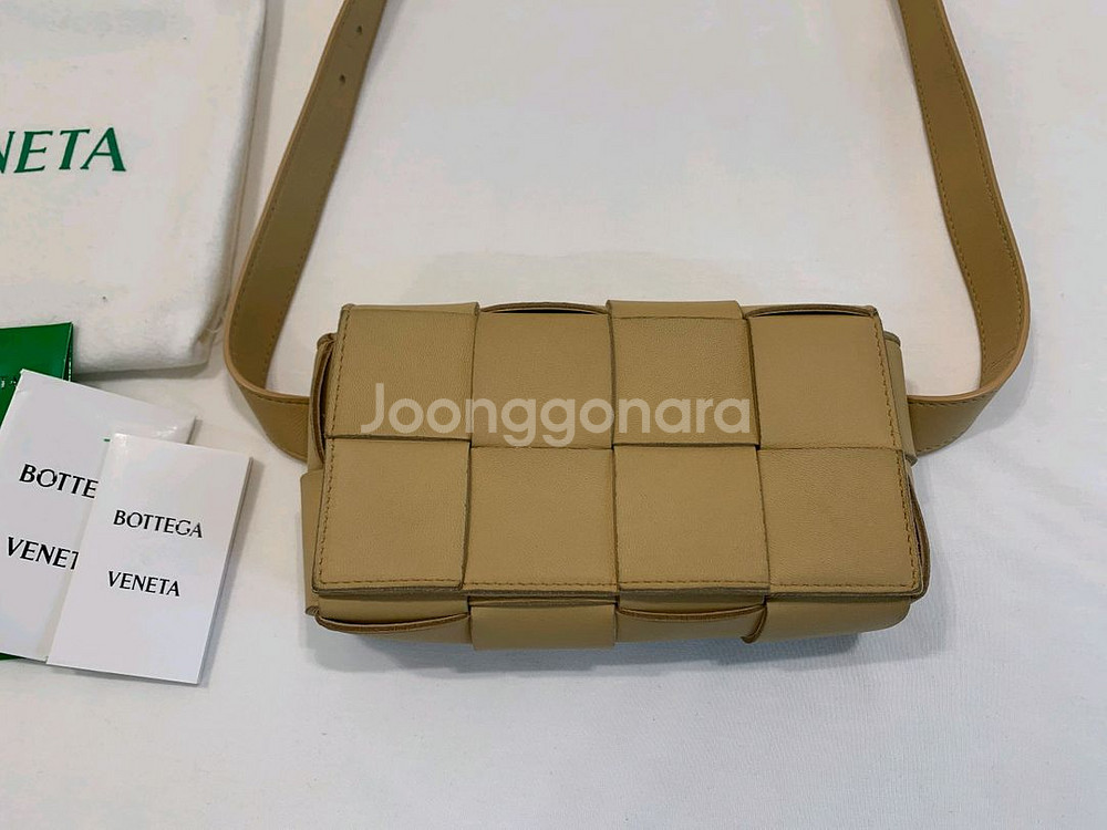 보테가베네타 미니 카세트백--1