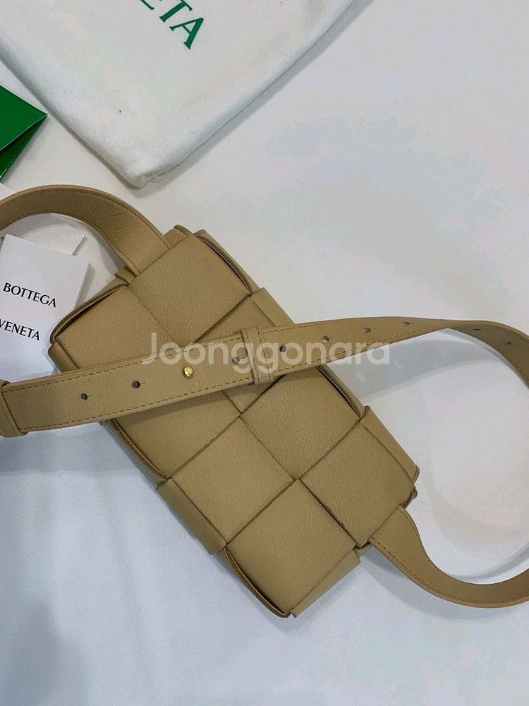 보테가베네타 미니 카세트백--4