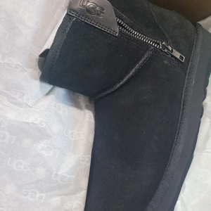 어그클래식 미니베일리보우 8사이즈