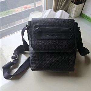 페라가모 크로스백