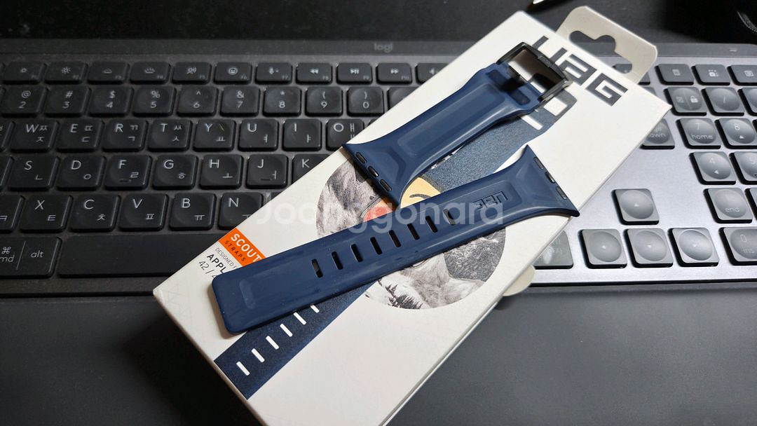 UAG 애플워치 스트랩 42/44/45mm 2개--2