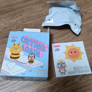 급처)크라이베이비 뱃지 새상품 금발머리 블론디 팝마트