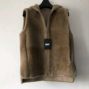 (새상품) DKNY 한섬 천연 무스탕 니트 후드 베스트