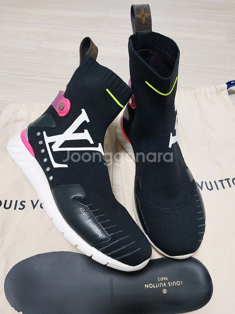 (정풍)새상품 한정판 루이비통 큐빅 삭스러너 스니커즈--0