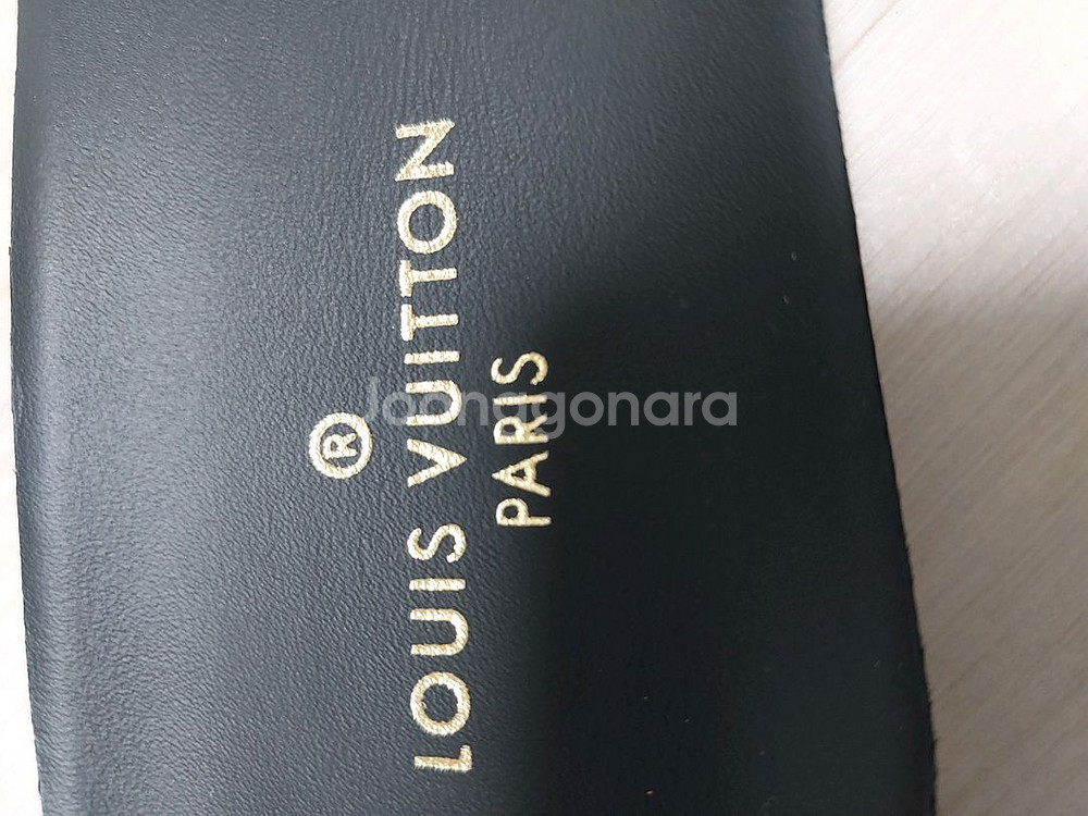 (정풍)새상품 한정판 루이비통 큐빅 삭스러너 스니커즈--8