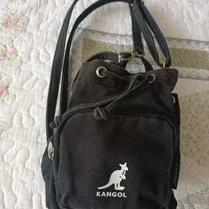 캉골 미니 버킷백 2만원에 판매합니다