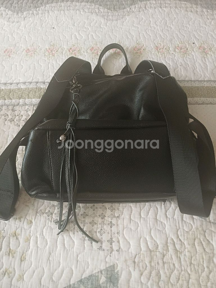 블랙 가죽 백팩 15000원에 판매합니다--1