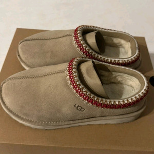 어그 타스만 샌드 다크체리 230