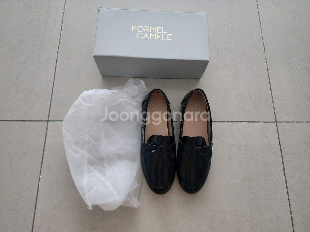 포멜카멜라 여성 로퍼 240사이즈 새거팔아요--0