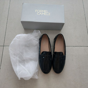 포멜카멜라 여성 로퍼 240사이즈 새거팔아요