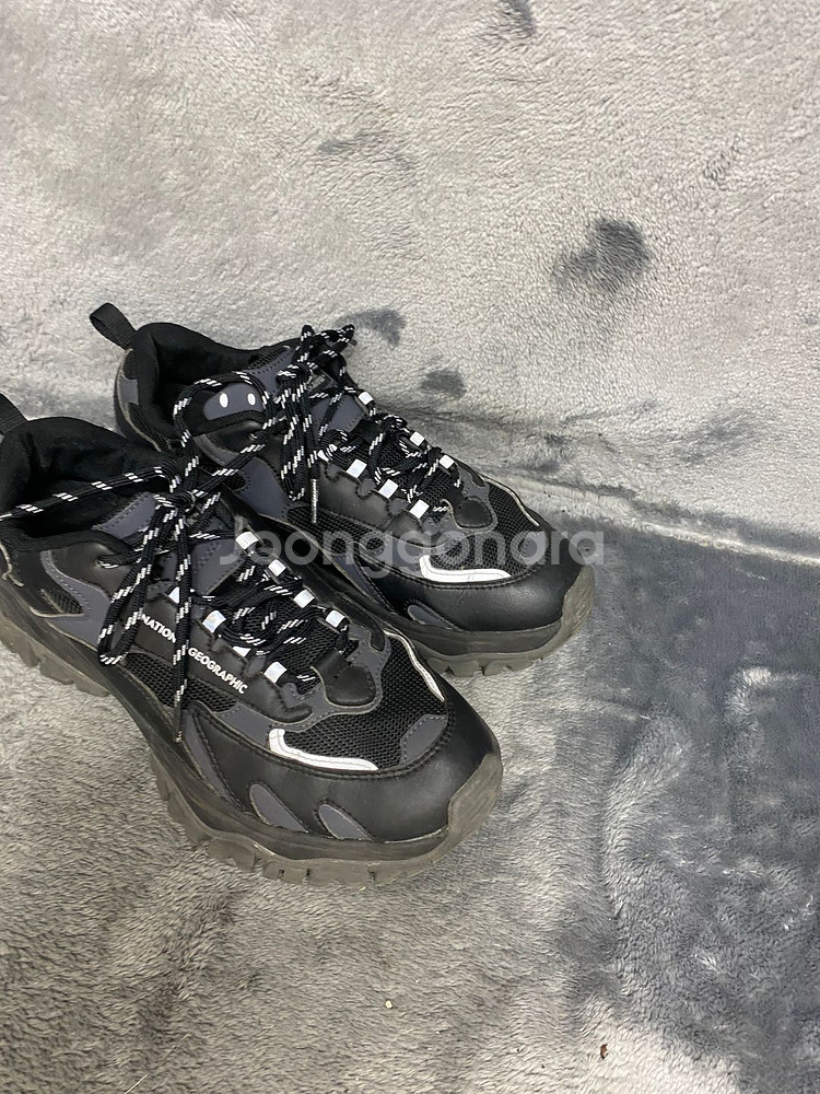 내셔널지오그래픽 운동화 260--1