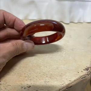 은은한 이쁜 옥팔찌