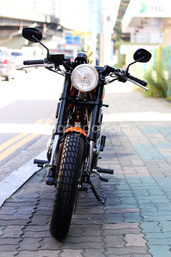 블랙카페125 한웨이 2017 오토바이 판매합니다--2