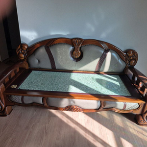 원목가죽돌쇼파 이미지