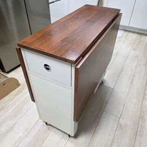 접이식식탁. 이동식식탁 + 의자2개 포함