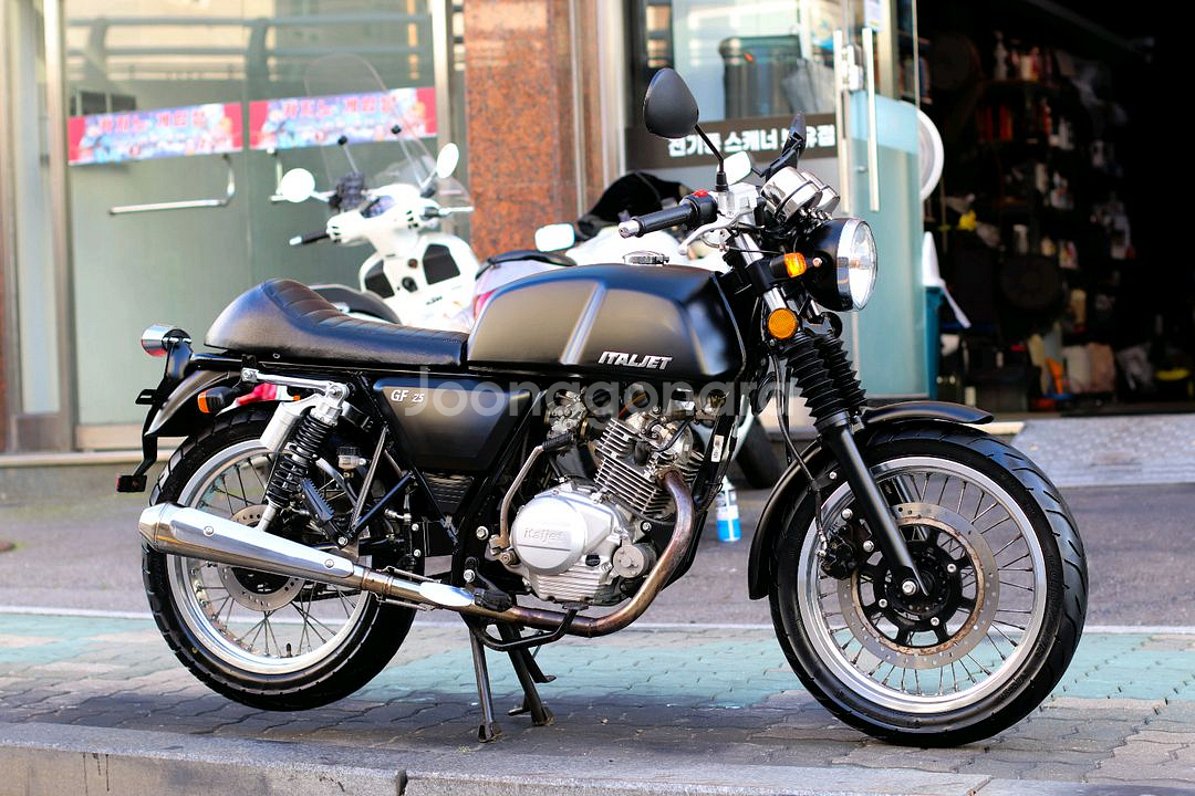 그리폰125 이탈젯 2018 멧블랙 오토바이 판매합니다--4