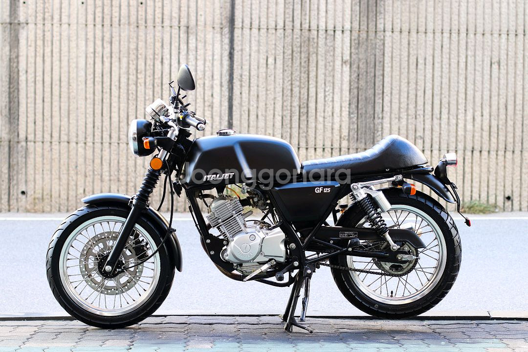 그리폰125 이탈젯 2018 멧블랙 오토바이 판매합니다--3