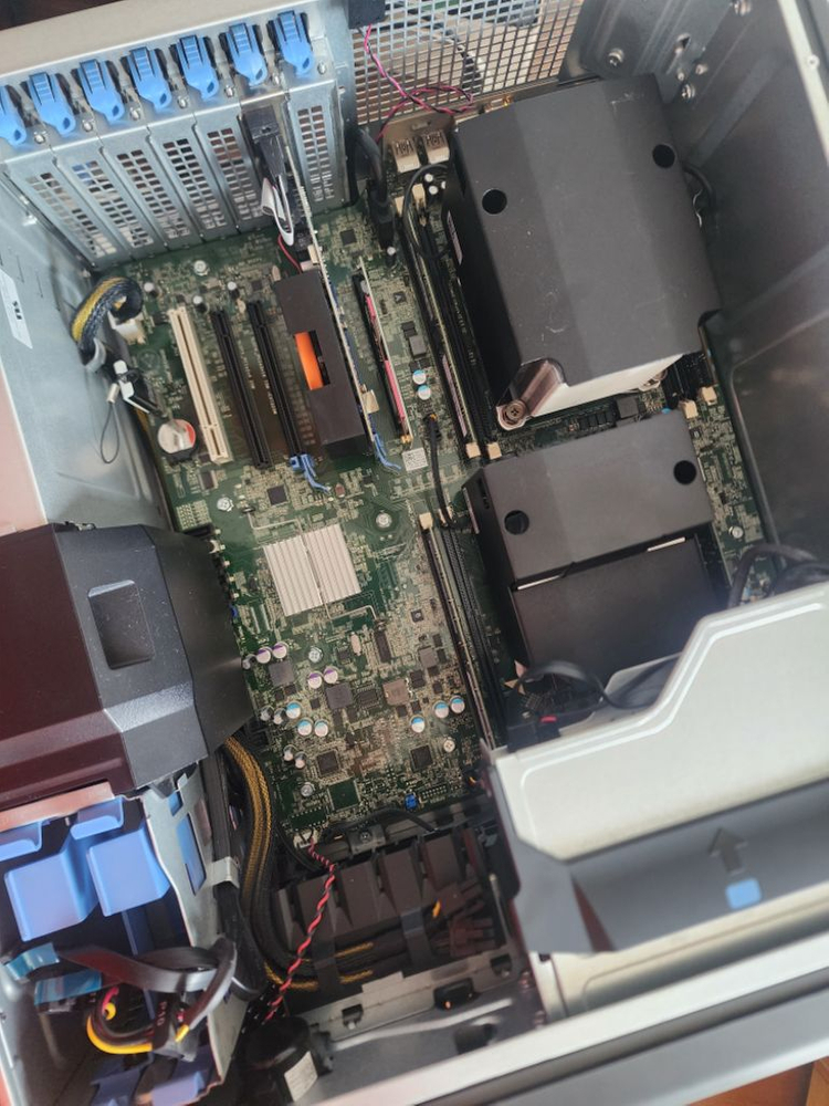 델 파이노드 채굴용 워크스테이션--1