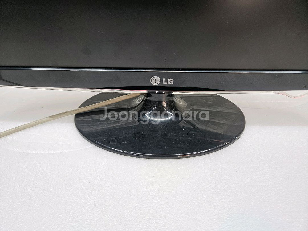 LG 24인치 LCD 모니터 입니다--1