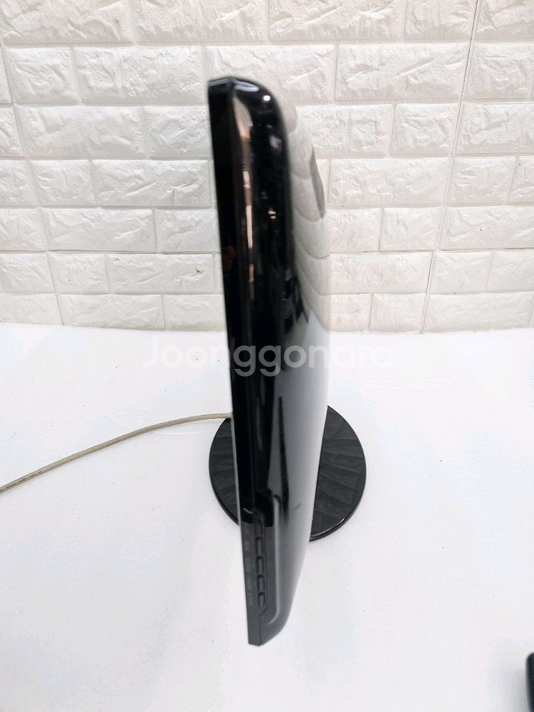 LG 24인치 LCD 모니터 입니다--2