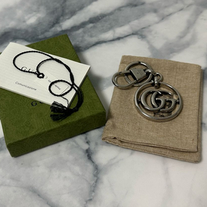 [F] 구찌 마몬트 더블 G 실버 키링 (1회사용)