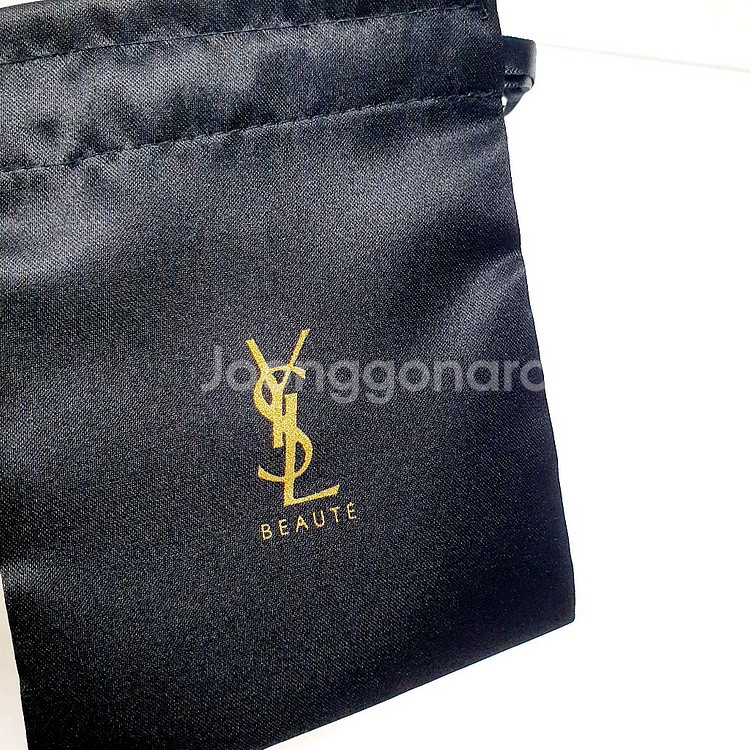 입생로랑 뷰티 미니 주머니 복조리 파우치--1