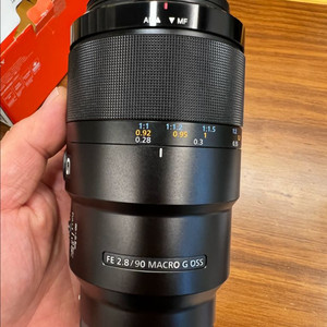 Sony 90mm F2.8 Macro G OSS 소니