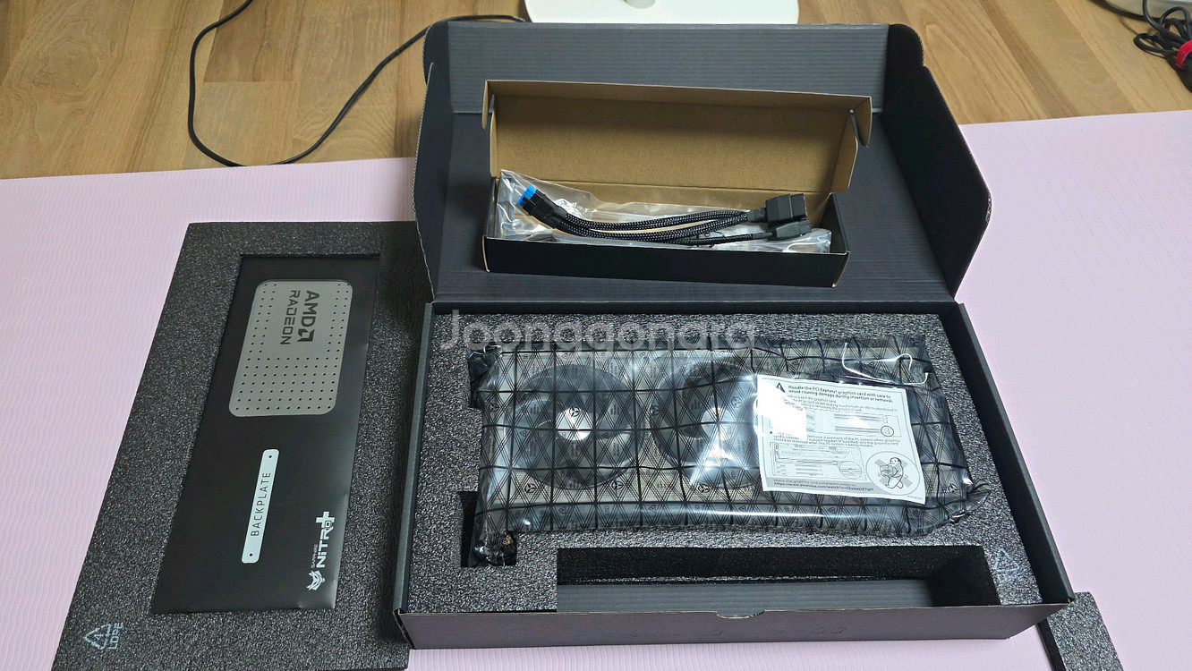 SAPPHIRE 라데온 RX 9070 XT NITRO+--1