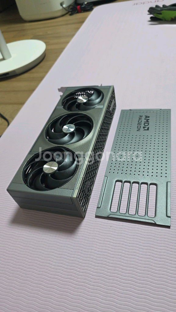 SAPPHIRE 라데온 RX 9070 XT NITRO+--6