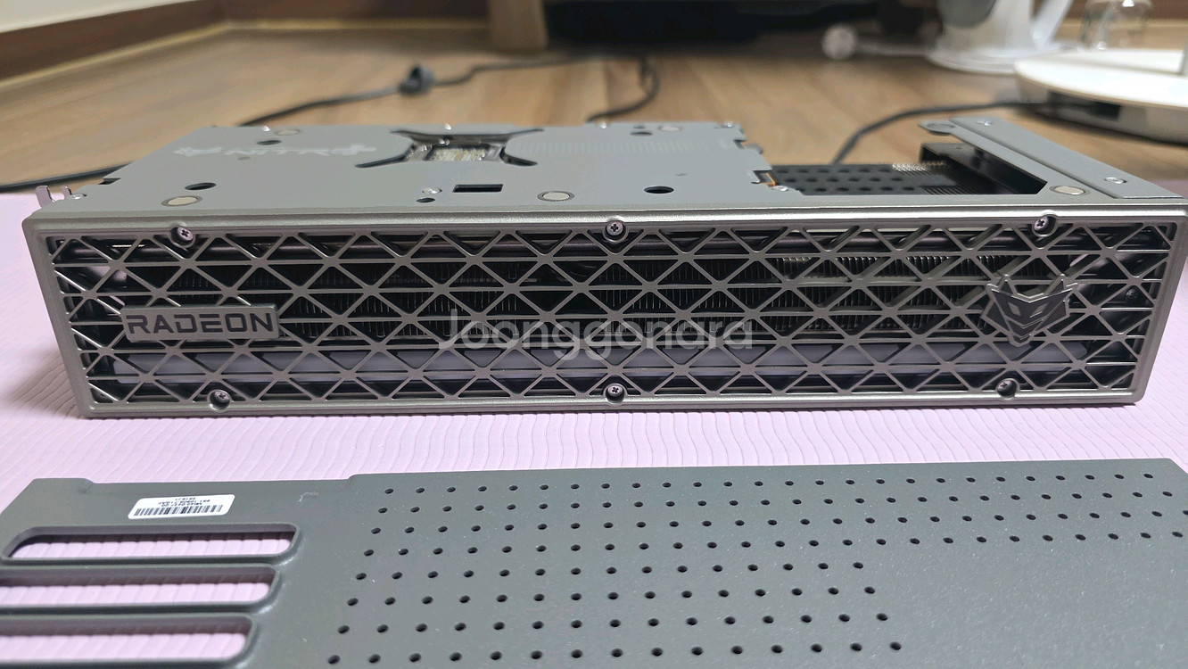 SAPPHIRE 라데온 RX 9070 XT NITRO+--3