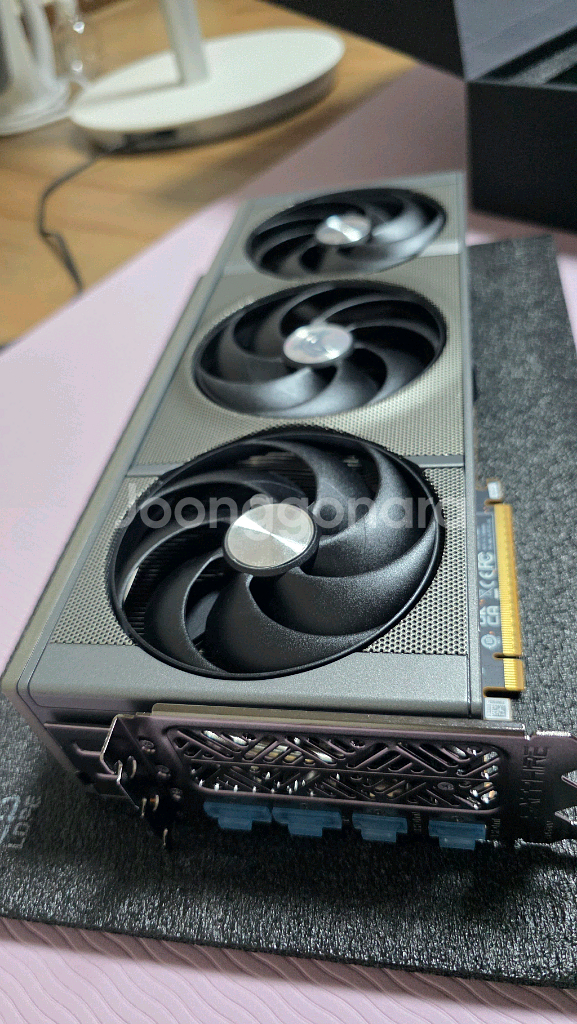 SAPPHIRE 라데온 RX 9070 XT NITRO+--2