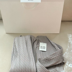 플리츠 플리즈 성수 팝업 한정판 셋업