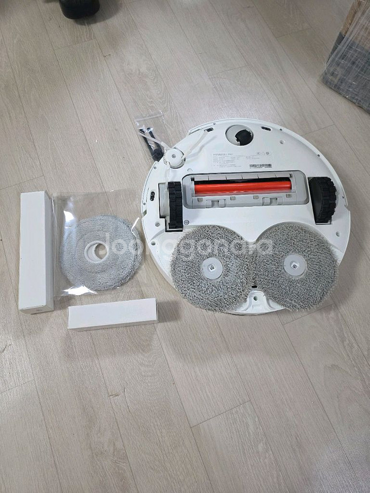 샤오미 M40 로봇청소기 S급 싸게 급처합니다--0