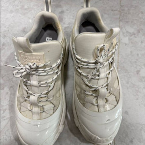 버버리 어글리 슈즈 유니크한 신발