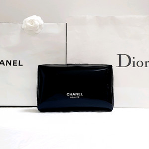 샤넬 에나멜 직사각 빅파우치