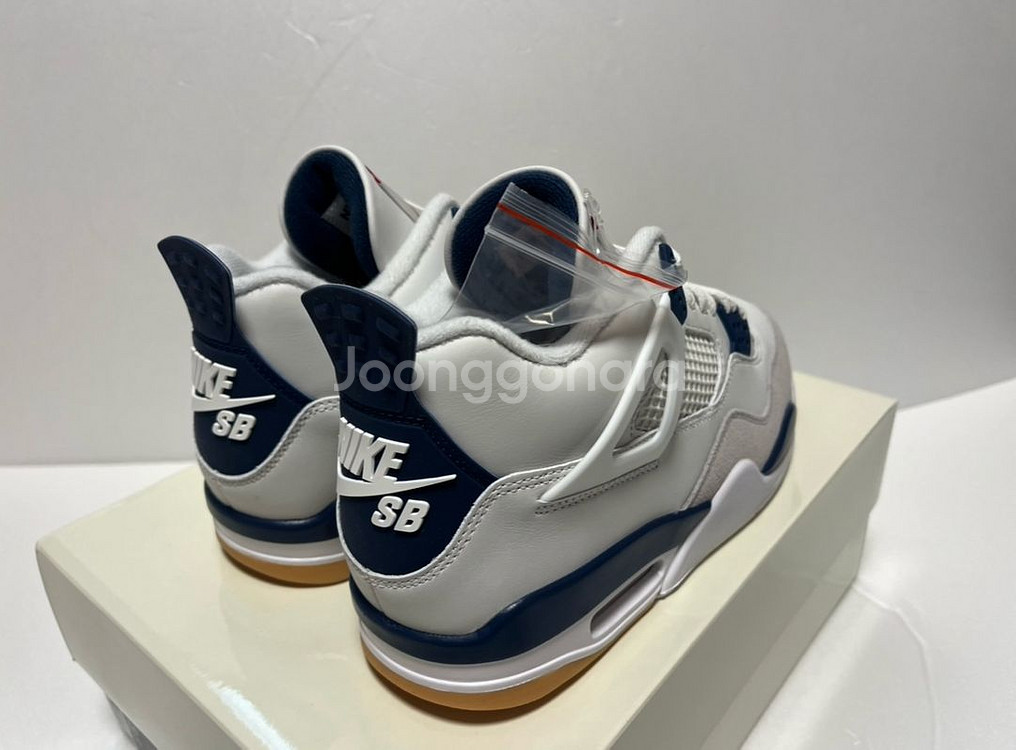 265 조던4 나이키 SB 서밋 화이트 네이비 SP--2