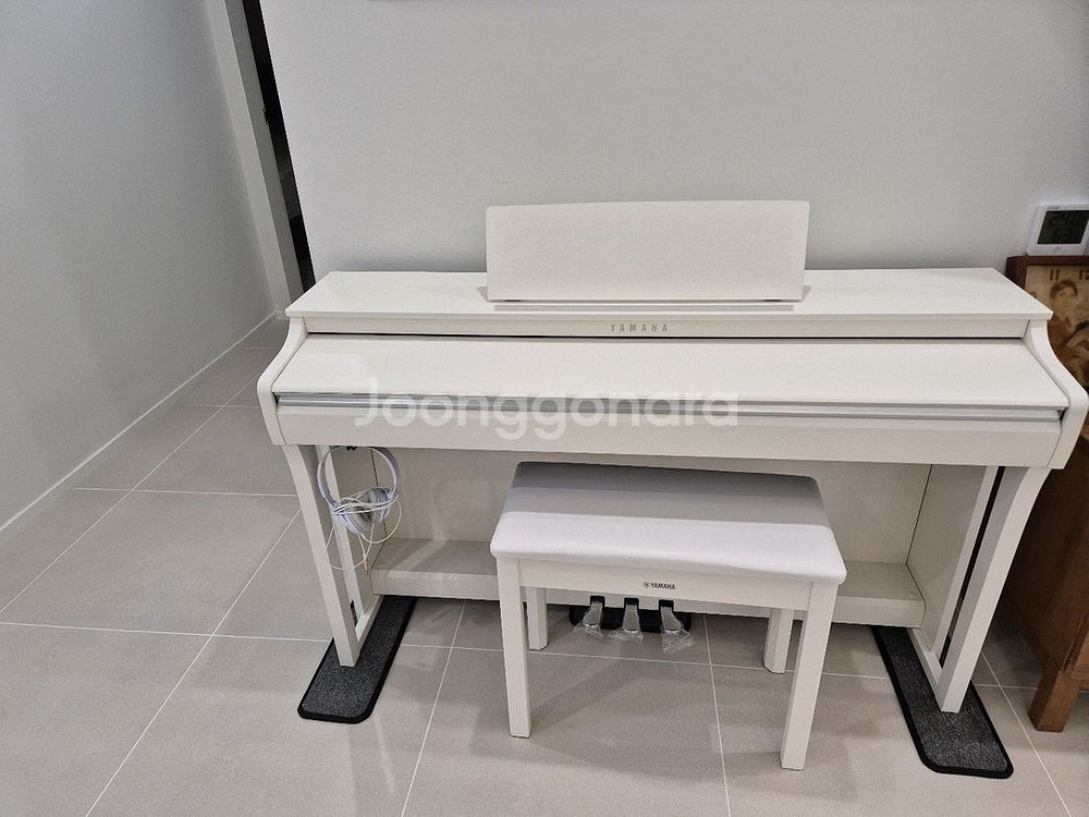 야마하 CLP825 화이트 디지털피아노--0