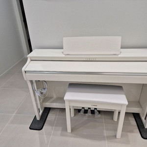 야마하 CLP825 화이트 디지털피아노