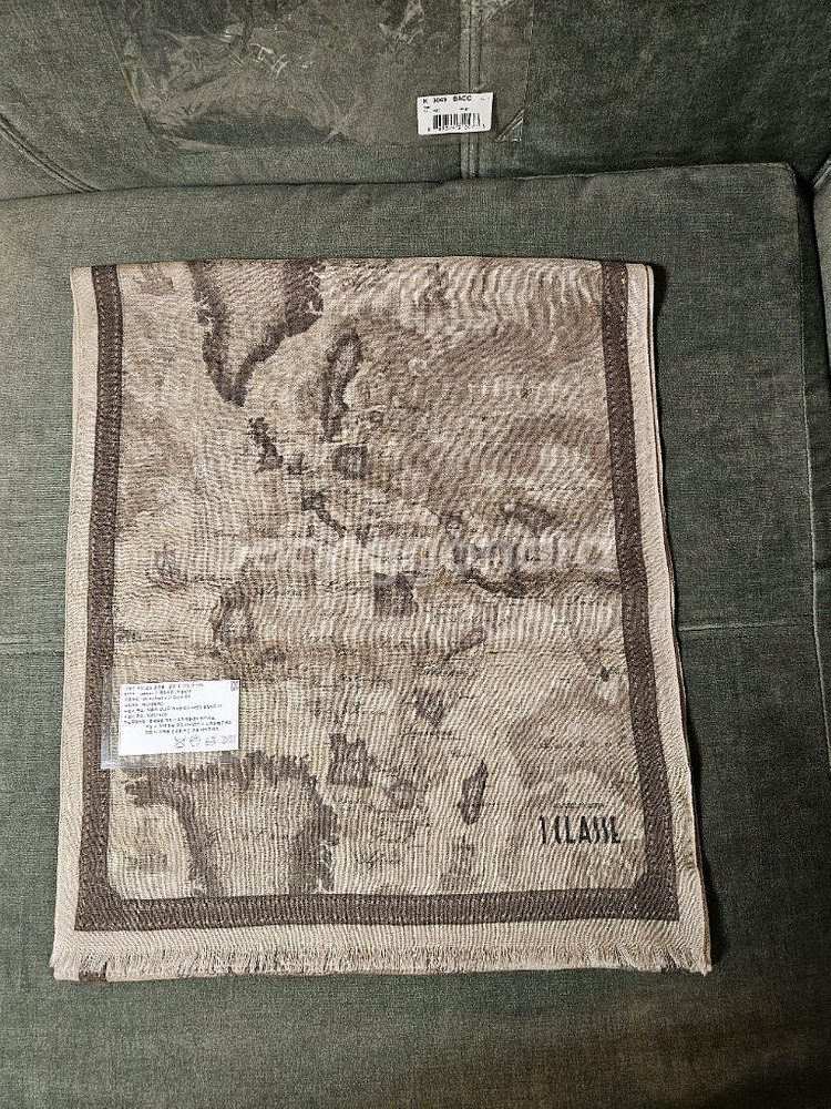 프리마클라쎄 트윌 울실크 100% 스카프 판매해요--0